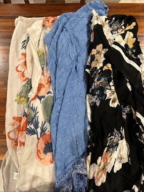 Lightweight Floral & Solid Women's Capes - Blue, Black, Cream